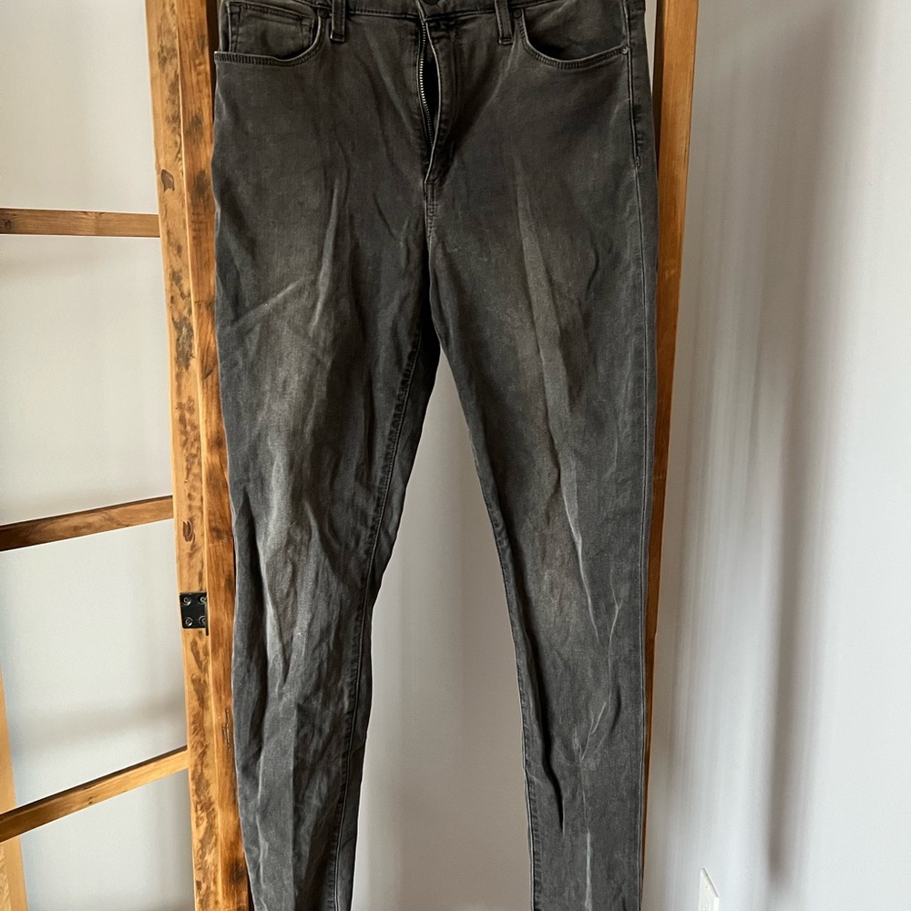 Joes jeans - grey skinny mid rise and size 28
